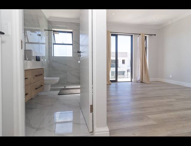 3 BEDROOM HOUSE FOR SALE IN SANDOWN
